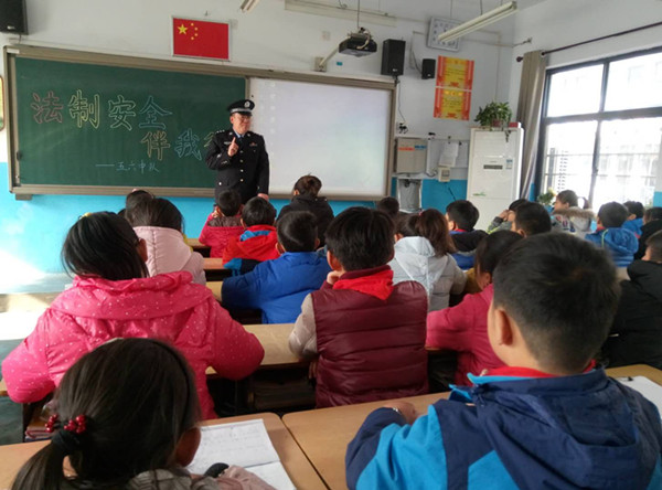 [商埠街] 开展法制安全伴我行专题讲座_学校