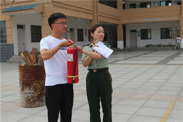 [嵩阳办]登封公安消防大队到清华园学校开展消