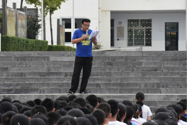 > 正文    为提高学生安全意识,促进学生健康成长,嵩阳中学全体师生于