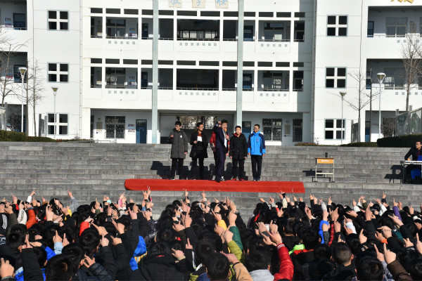 帮助每个学生健康快乐的成长,12月17日下午,登封市嵩阳中学特邀请郑州