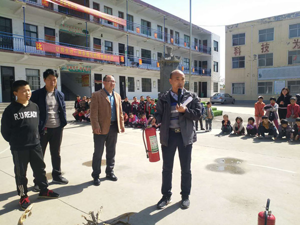 消防演练学校 小学 2019041640910773.jpg