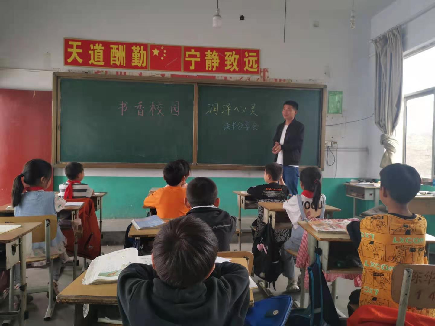 8c173743f56a1a3b7180adc6873ac29.jpg