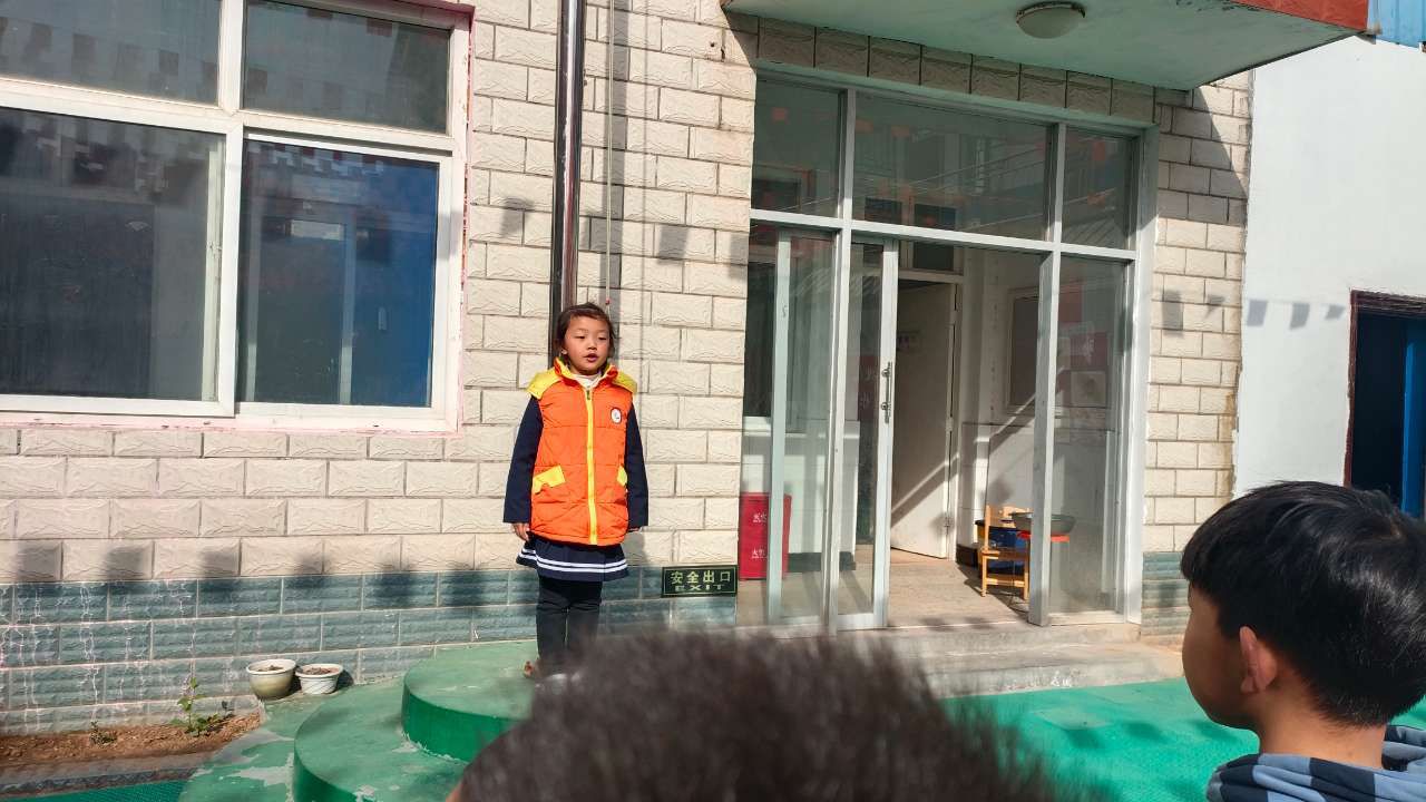 国旗下讲话.jpg
