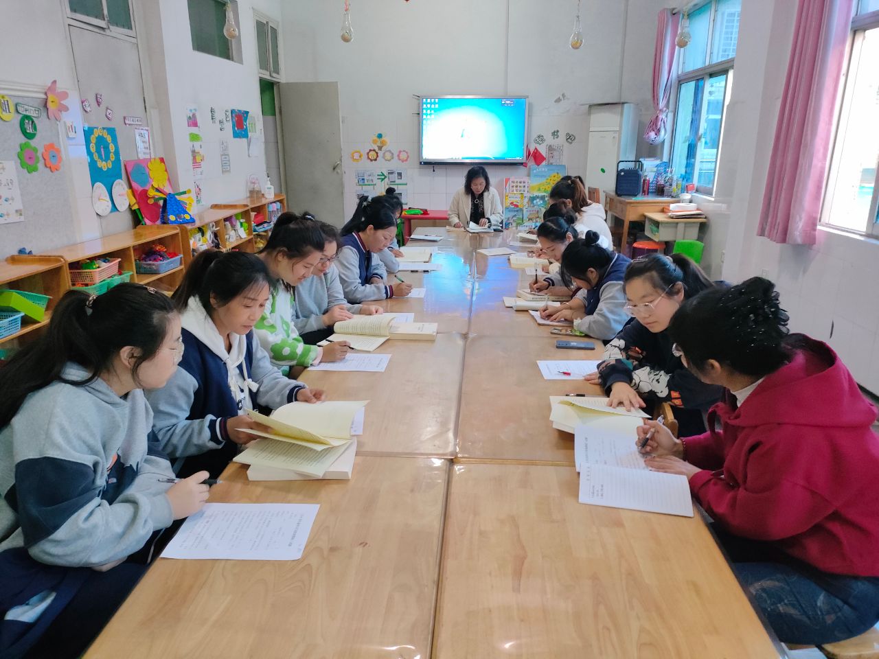 园长王娟.jpg