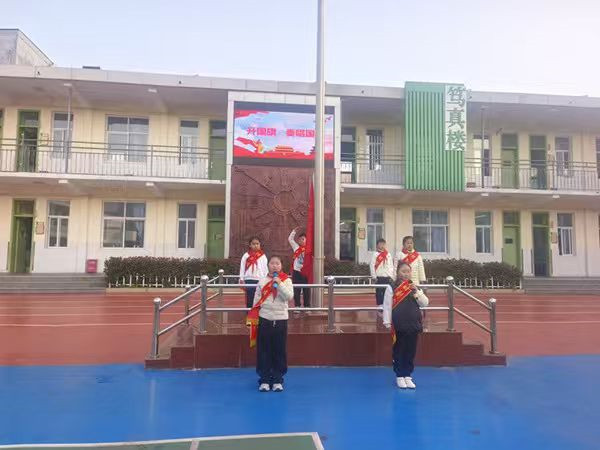 升国旗唱国歌.jpg